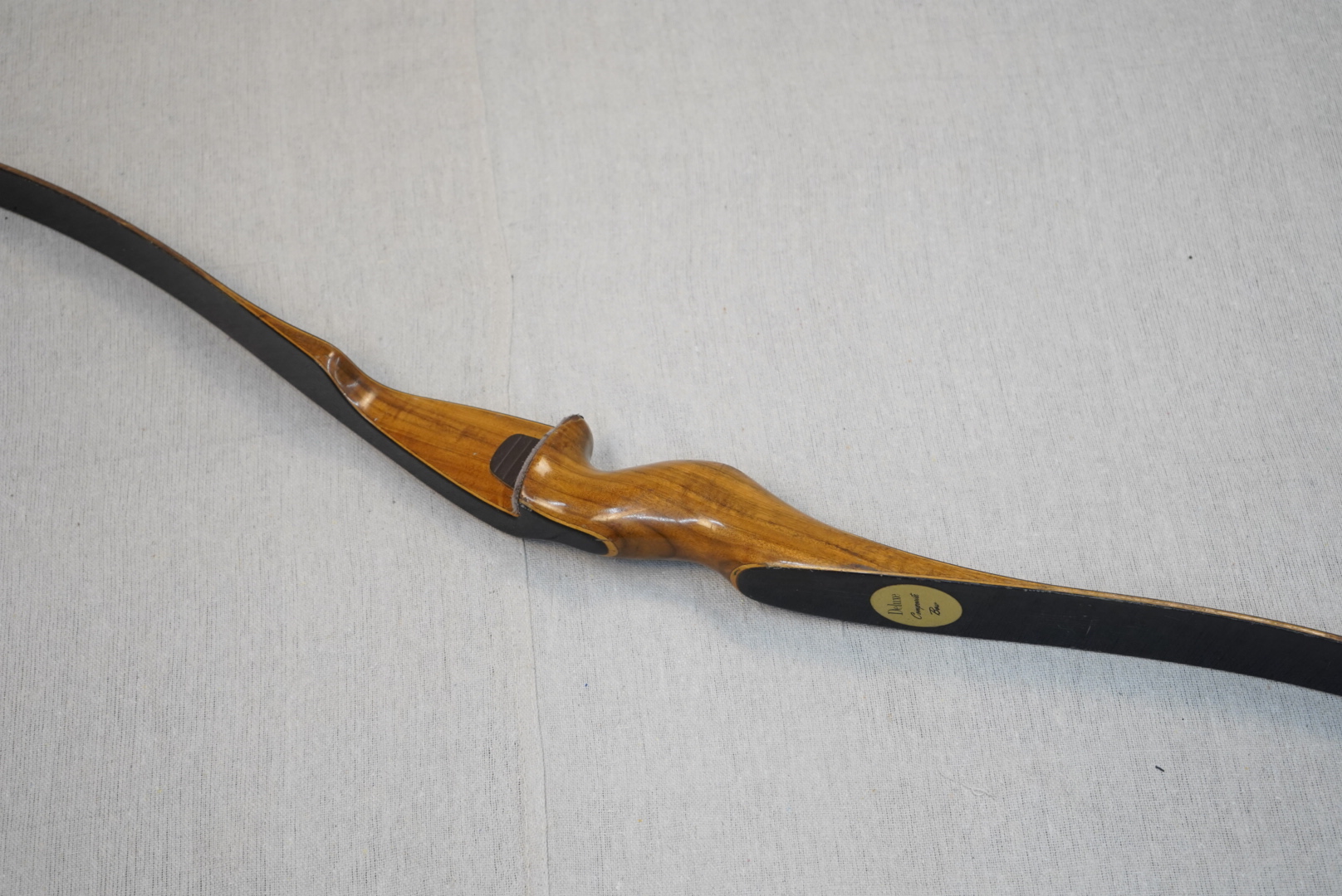DELUXE COMPOSITE BOW 54" 45@28" RH RECURVE - Image 6