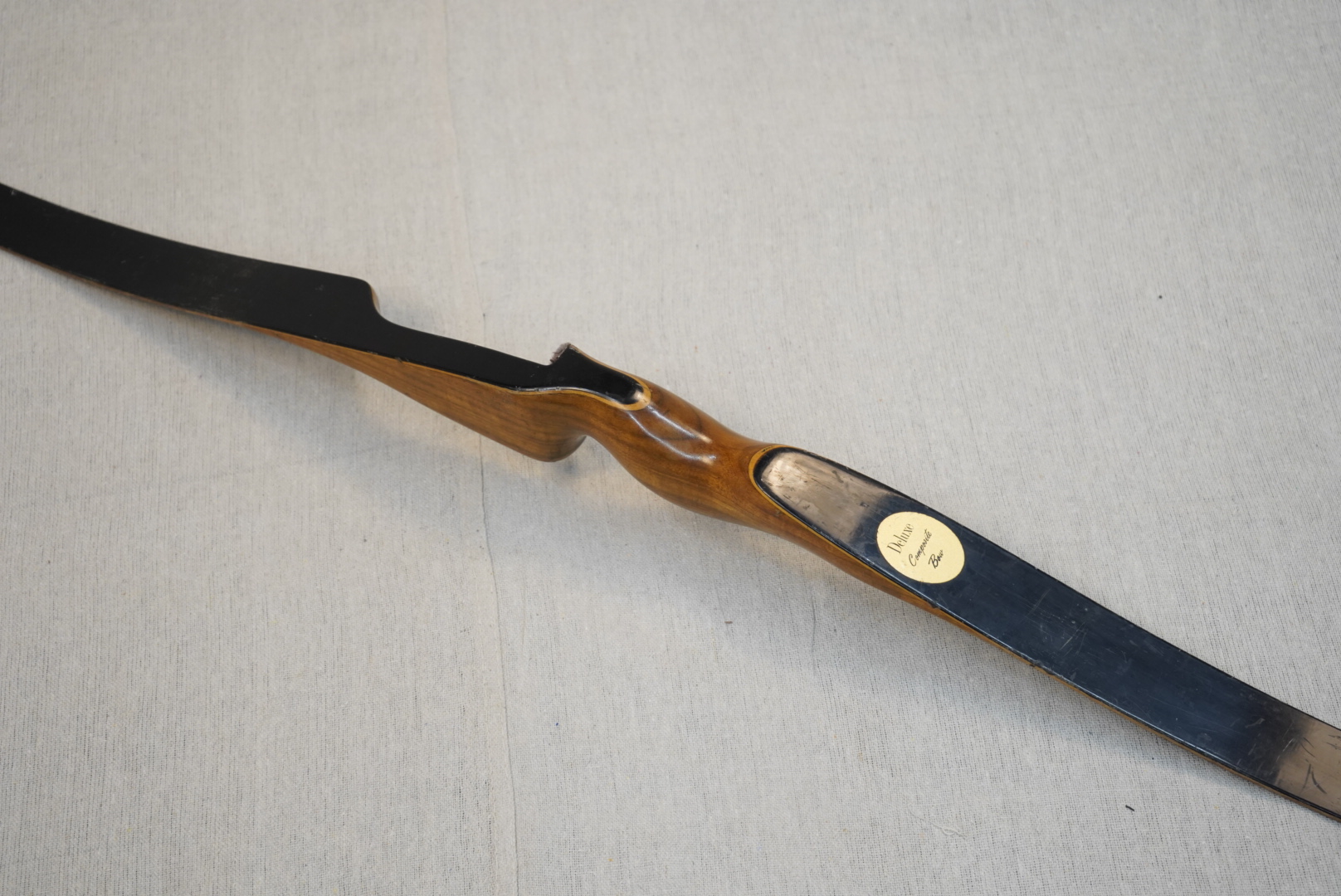 DELUXE COMPOSITE BOW 54" 45@28" RH RECURVE