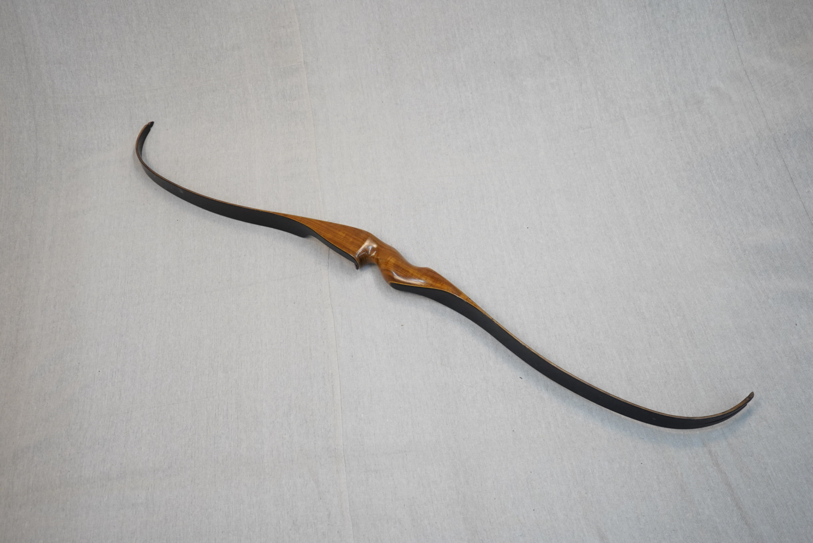DELUXE COMPOSITE BOW 54" 45@28" RH RECURVE - Image 4