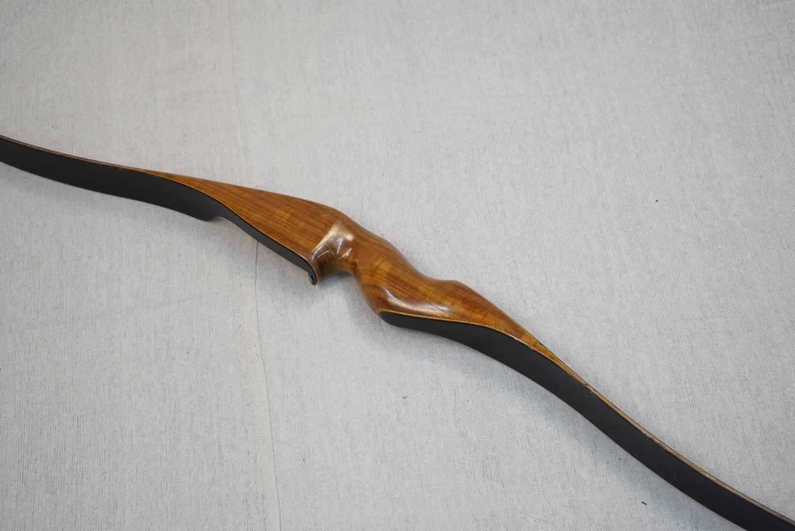 DELUXE COMPOSITE BOW 54" 45@28" RH RECURVE - Image 3
